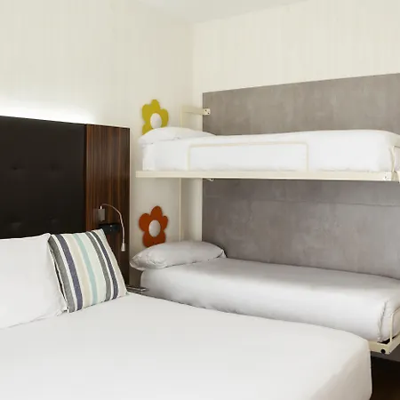 Hotel Petit Palace Tamarises 3*