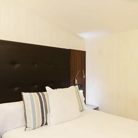 Hotel Petit Palace Tamarises 3*