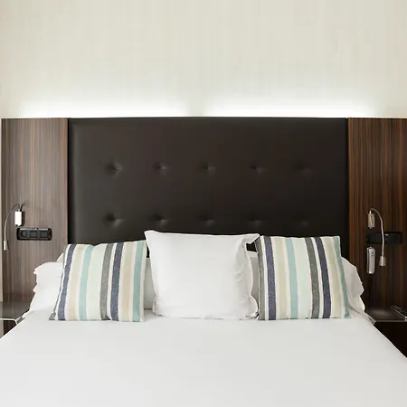 Hotel Petit Palace Tamarises 3*