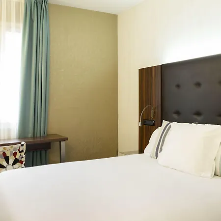 Petit Palace Tamarises