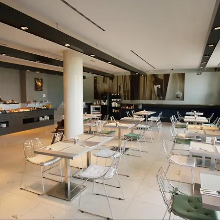 Petit Palace Tamarises