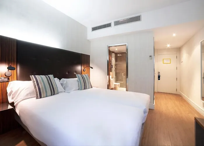 Hotel Petit Palace Tamarises 3*