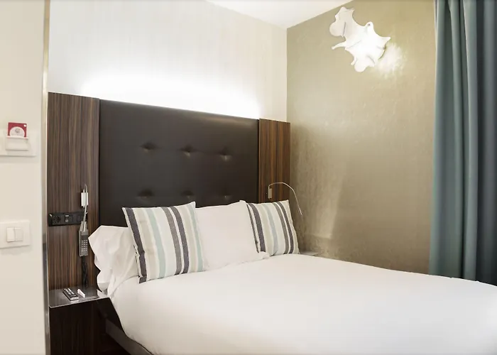 Petit Palace Tamarises Hotel 3*