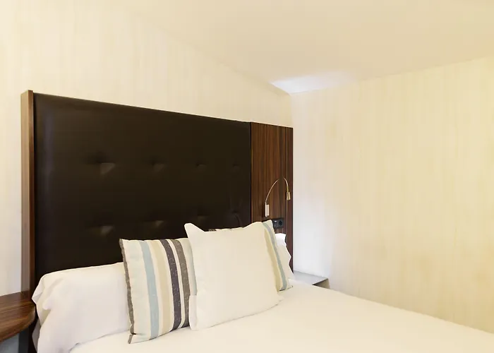 Hotel Petit Palace Tamarises 3*