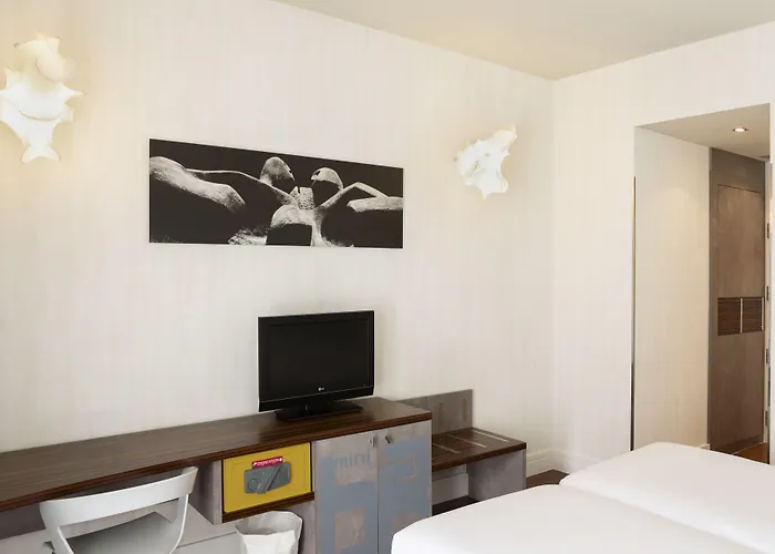 Petit Palace Tamarises 3*