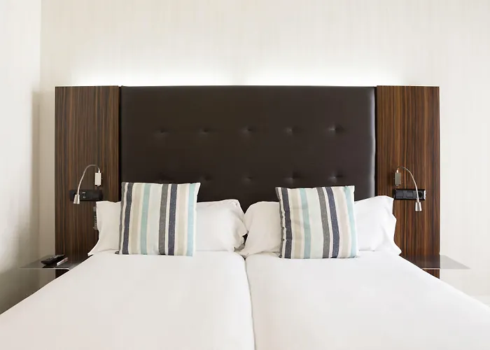 Hotel Petit Palace Tamarises 3*