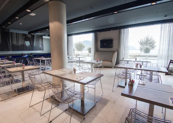 Petit Palace Tamarises Getxo