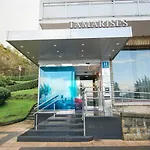 多摩升佩蒂特宫酒店 3* 格乔