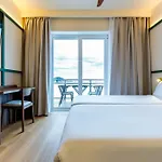 Petit Palace Tamarises Getxo