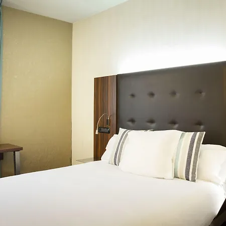 Hotel Petit Palace Tamarises 3*