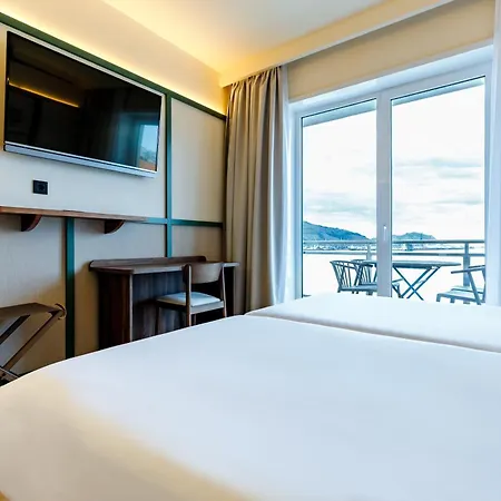 Petit Palace Tamarises Getxo
