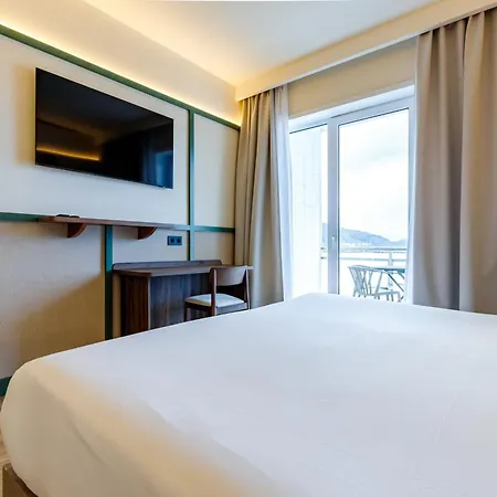 Petit Palace Tamarises Getxo