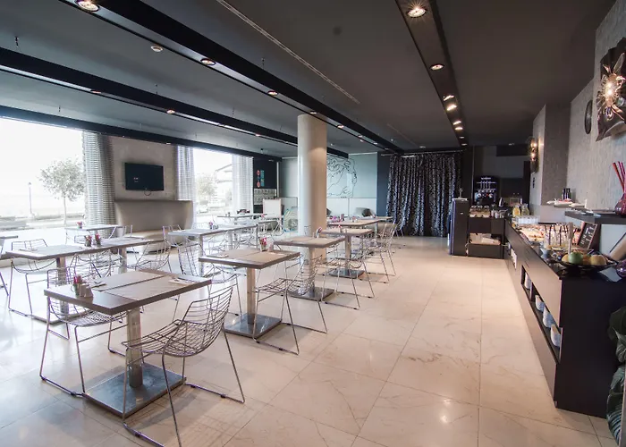 Petit Palace Tamarises Getxo